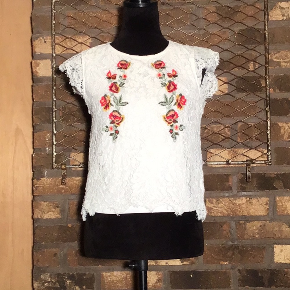 Haute Monde lace short sleeve blouse white floral embroidery M